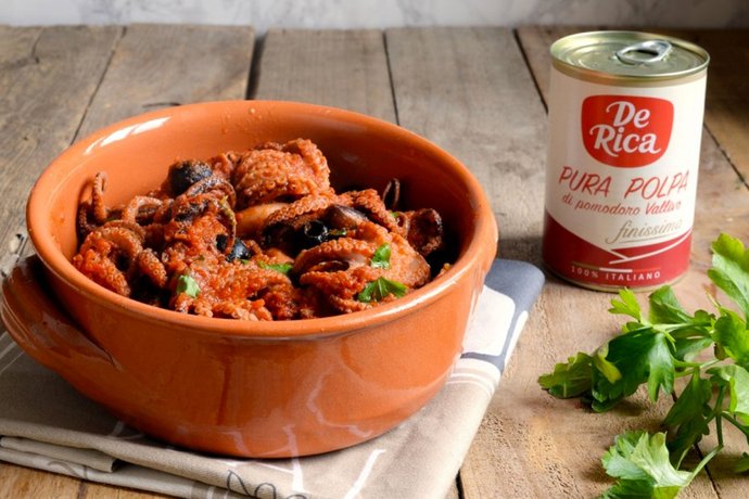 Polipetti al sugo e olive nere