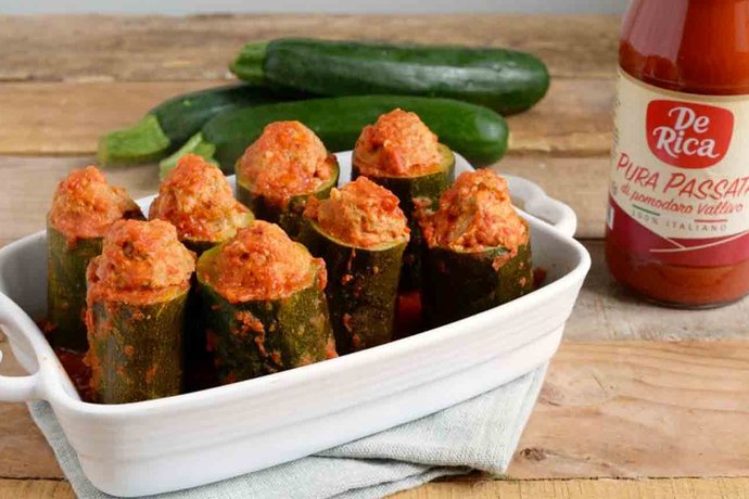 Zucchine ripiene al pomodoro