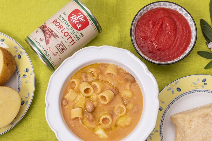 Zuppa di fagioli e patate con patate del Fucino I.G.P.