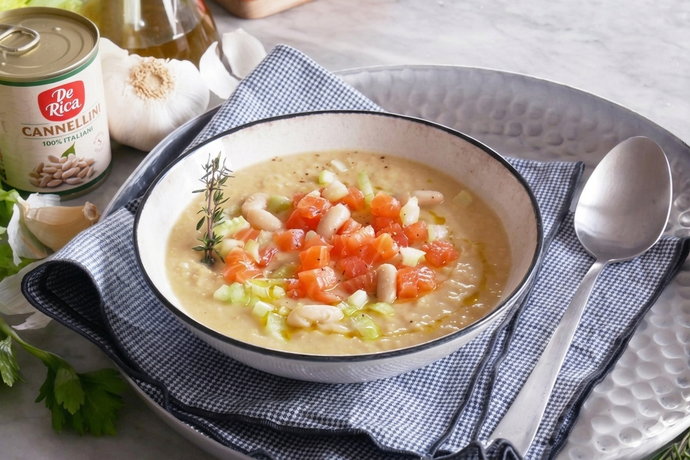 Crema di cannellini, salmone e sedano croccante