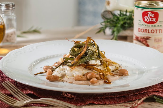 Orata al sale con fagioli borlotti e cipollotto croccante