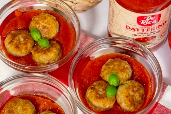 Mini polpette di melanzane con dip di passata