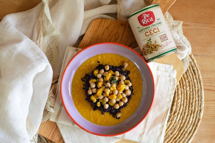 Riso venere con crema di ceci e zucca