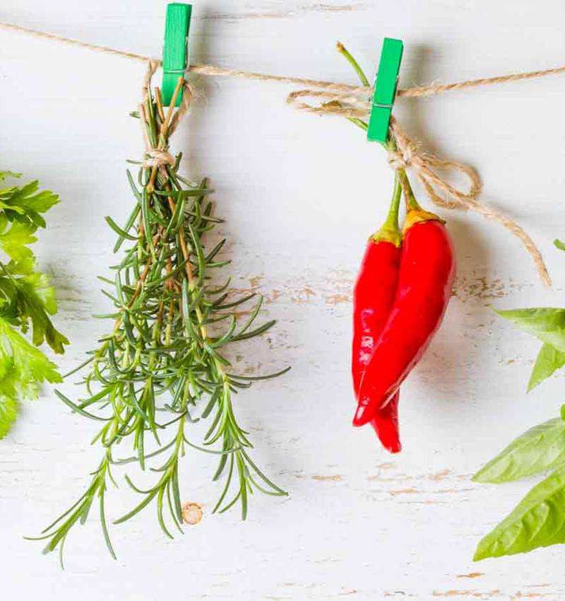 5 healthy ways to add flavor to your dishes