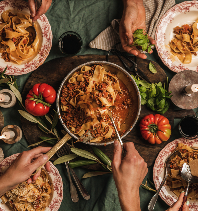 Tomate und Geselligkeit: einfache Rezepte für herbstliche Abende mit Freunden