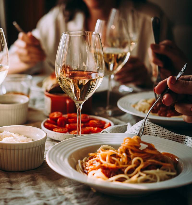 イタリアをテーマにしたパーティーにふさわしいトマト料理