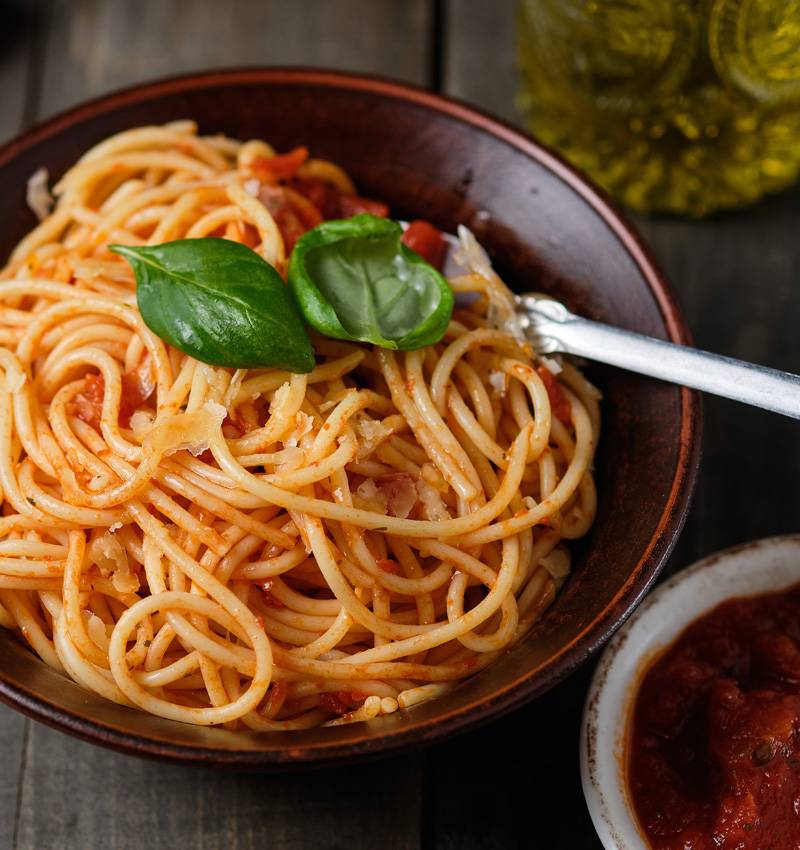 طريقة تحضير السباجيتي الإيطالية الحقيقية بمكونات Pomì