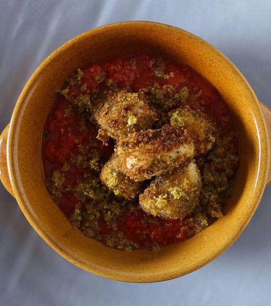 Chicken breast in Romagnola Crust and tomato sauce