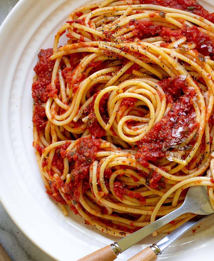 5-Ingredient Tomato Pasta Sauce