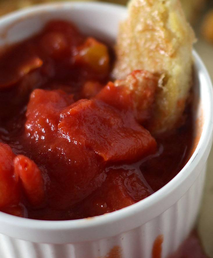 Farinata di ceci e caponatina di verdure rossa