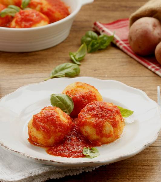 Polpette di patate e cipolla al pomodoro