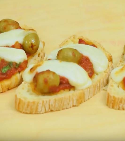 Bruschetta pomodoro e acciughe
