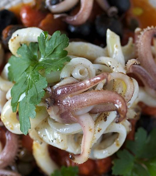 Calamares quemadedos a la puttanesca