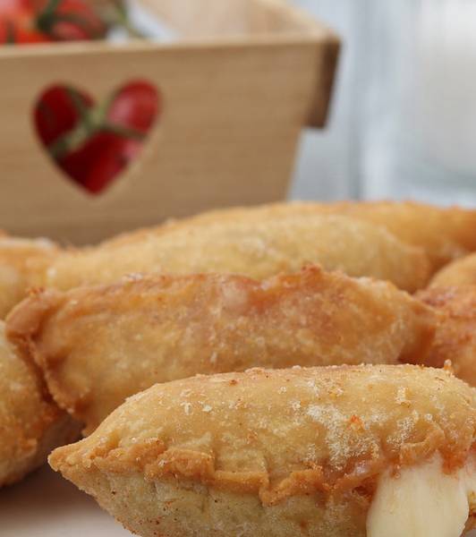 Calzoncini fritti al pomodoro