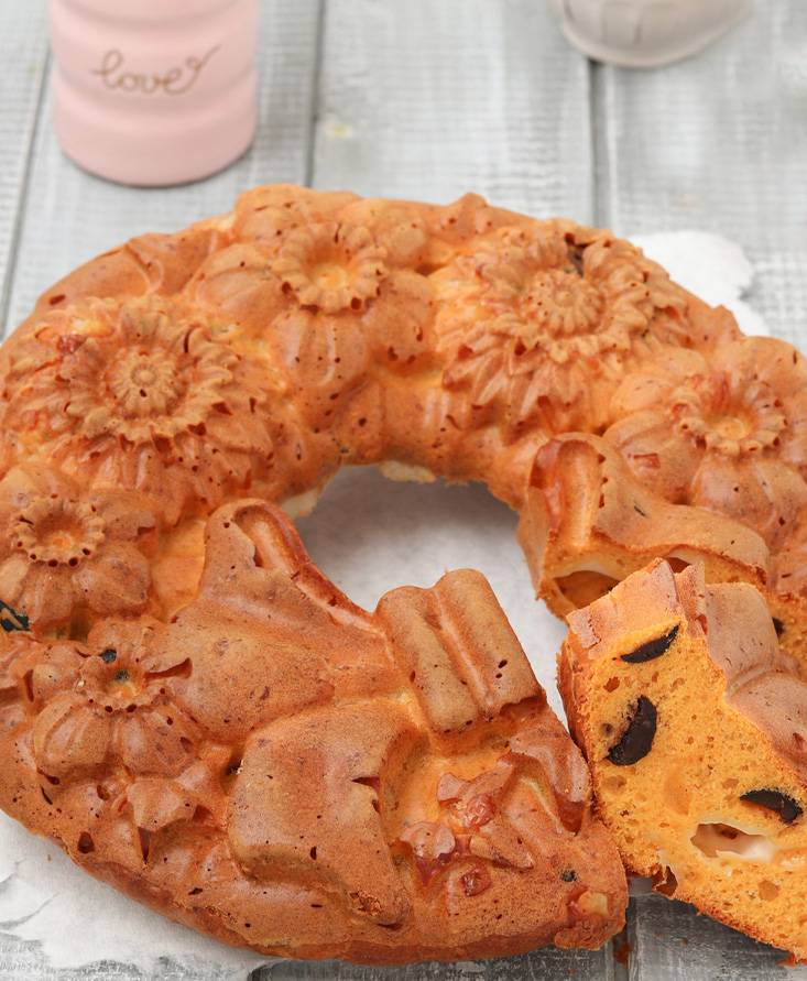 Ciambella salata alla mediterranea