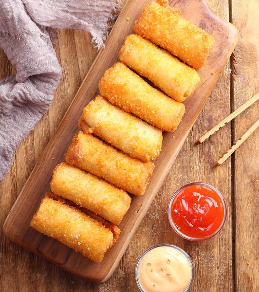 Chicken nuggets with bell pepper sauce