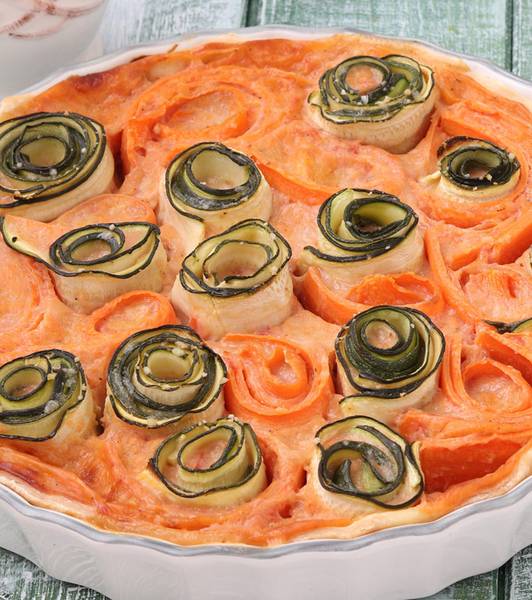 Crostata con rose di verdure