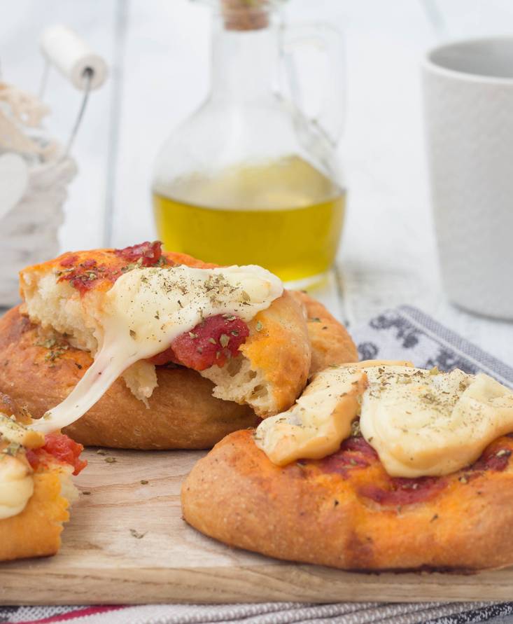 Focaccine pomodoro e formaggio