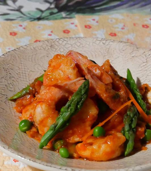 海老とアスパラガスのトマトチリソース