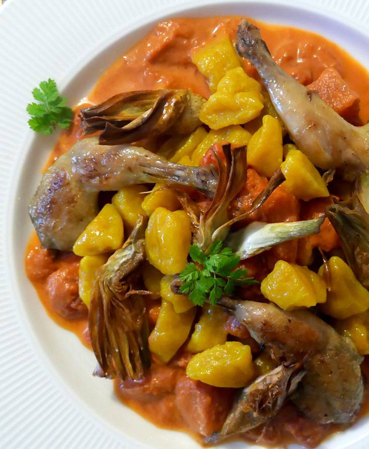 カボチャのニョッキ、うずらのソテーとカルチョフィのフライを添えて