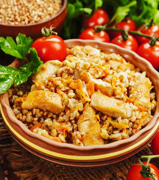 Гречка с мясом и томатной пастой