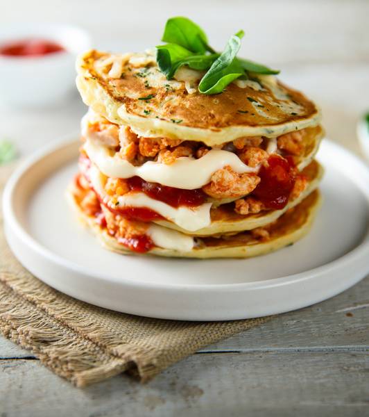 לביבות פנקייק איטלקי אפויות עם גבינה ועגבנייה