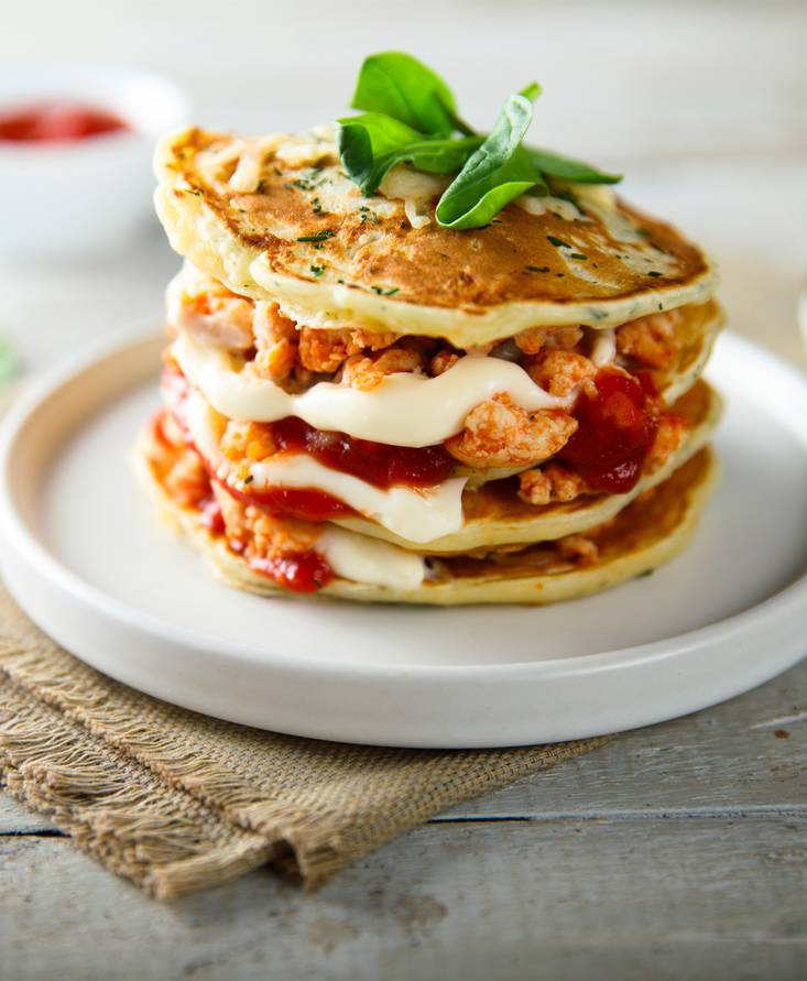 לביבות פנקייק איטלקי אפויות עם גבינה ועגבנייה