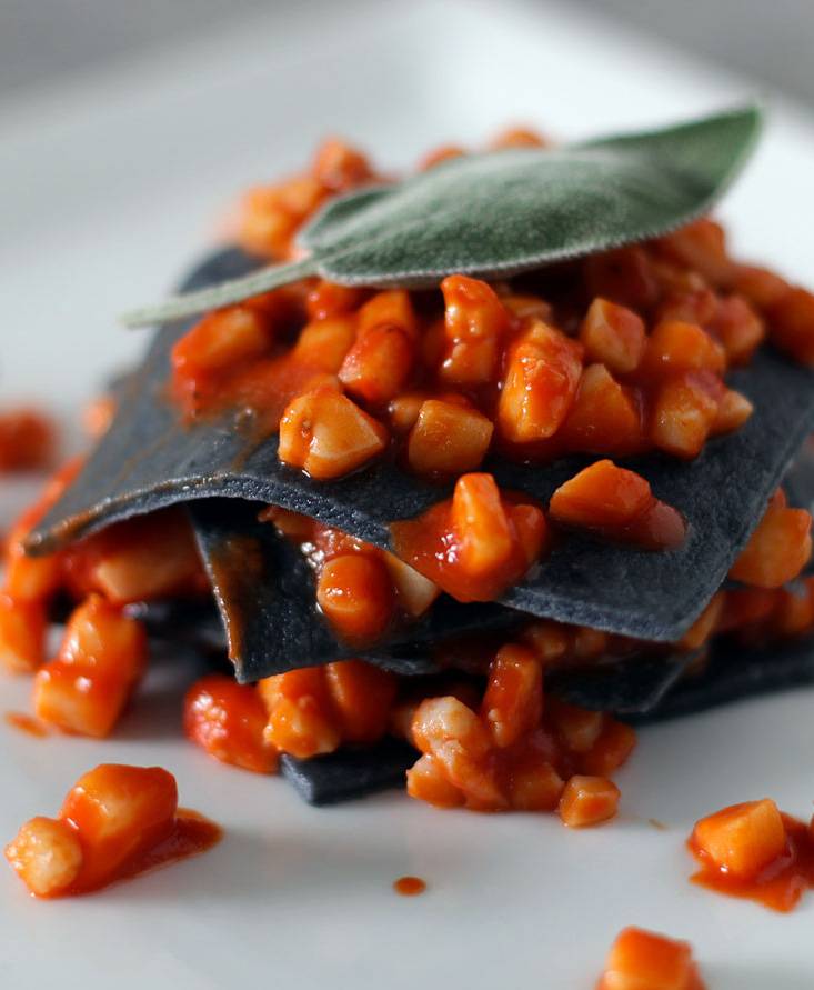 Lasagnetta nera al ragù di seppia