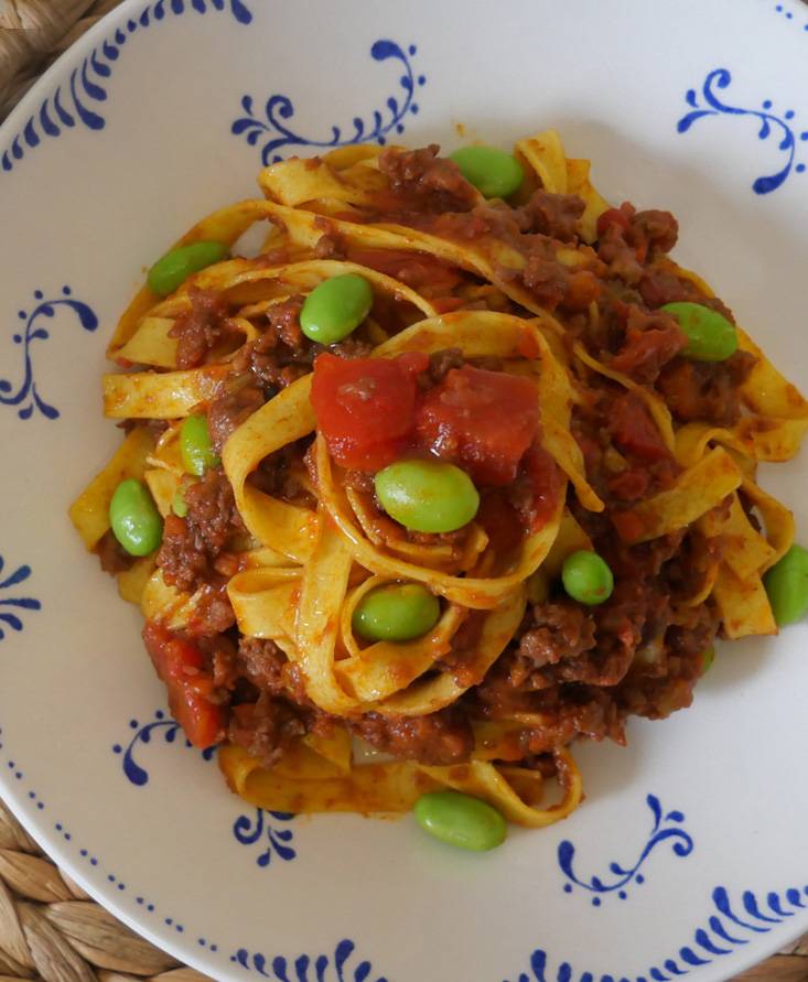 枝豆入りのラグーソース、タリアテッレで