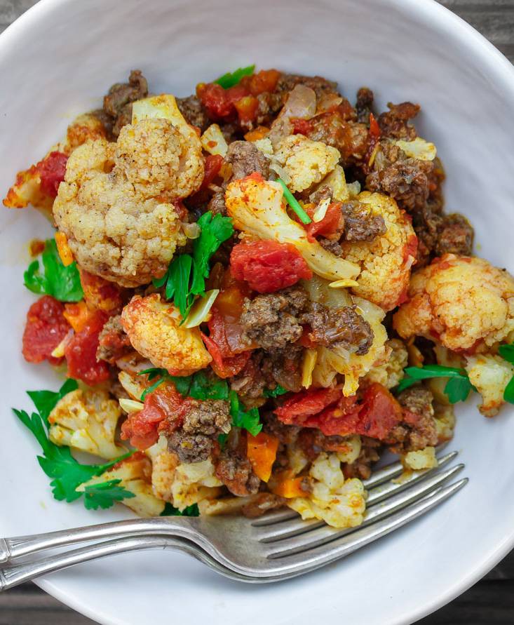 Mediterraner Auflauf mit Tomaten und Blumenkohl