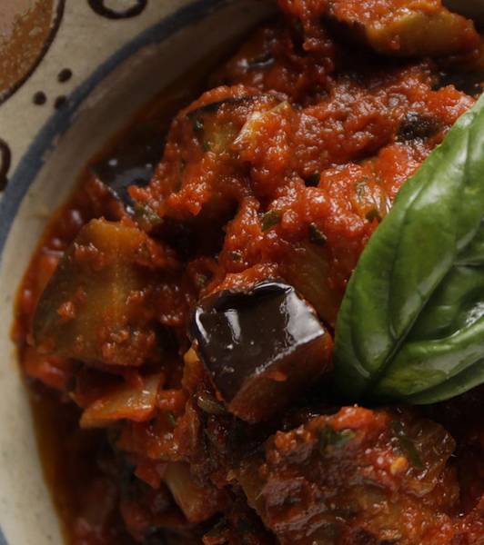 Frittierte Auberginen mit Tomate