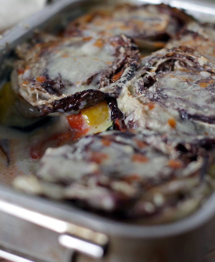 Millefoglie di verdure alla besciamella di soia e salsa di pomodoro biologico