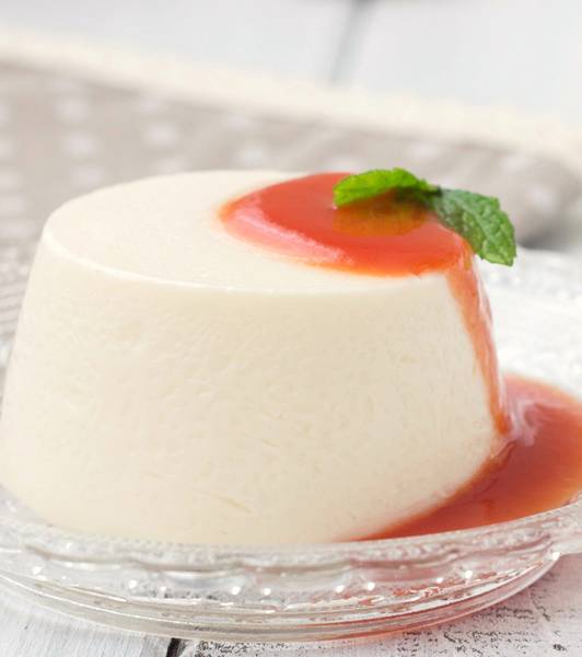 Panna cotta fatta in casa con coulis al pomodoro