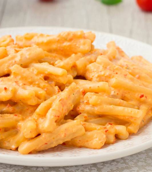 Pasta con crema di peperoni e gorgonzola