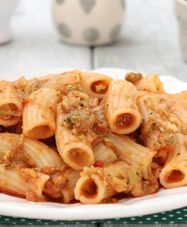 Pasta con ragù di broccoli