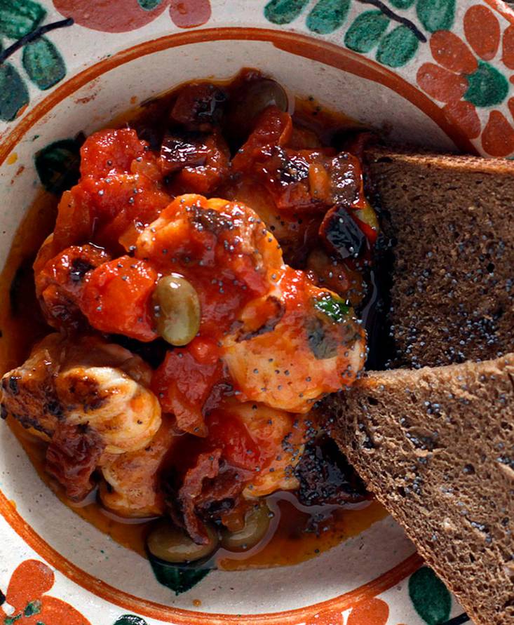 Stewed monkfish with poppy-seeds bread toasts
