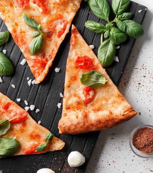 Pizza light con Pomì e fiocchi di latte