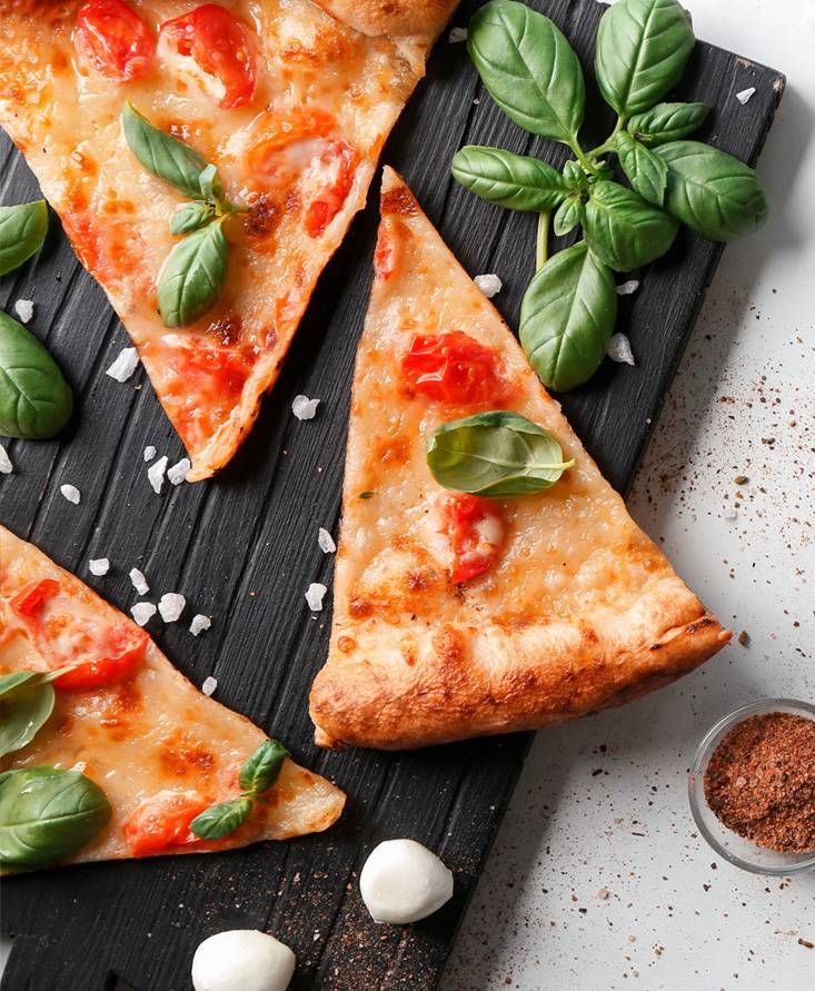 Pizza light con Pomì e fiocchi di latte