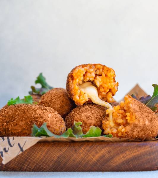 Рисовые шарики с моцареллой