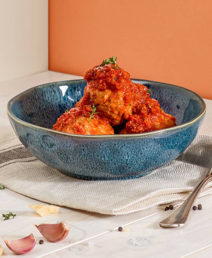 Meatballs in tomato sauce