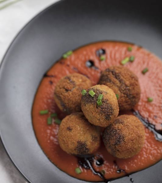 Polpettine fritte di bovina romagnola con salsa al pomodoro