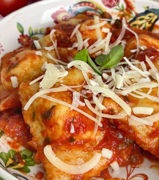 רביולי ללא גלוטן עם רוטב עגבניות