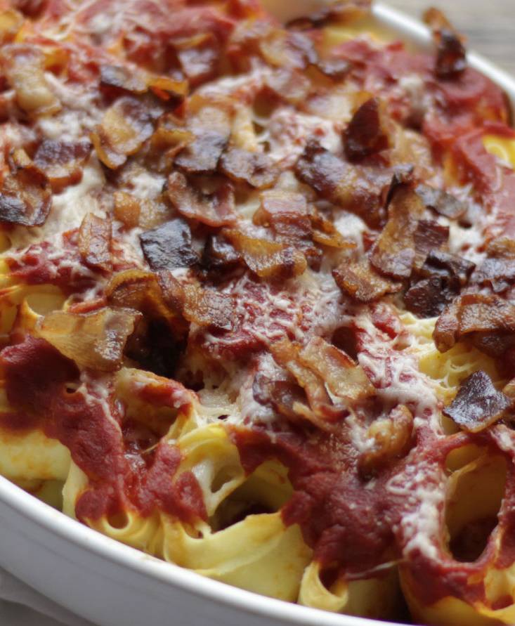 Rotolini con ricotta pecorino pancetta e salsa di pomodoro