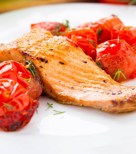 Лосось в томатном соусе