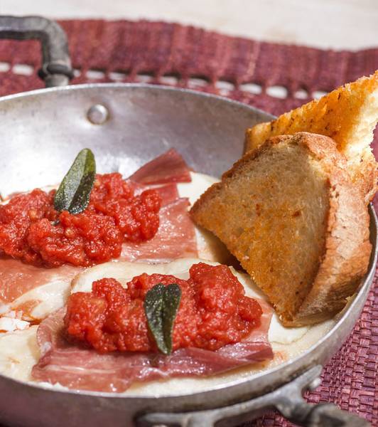CHICKEN SALTIMBOCCA WITH TOMATO