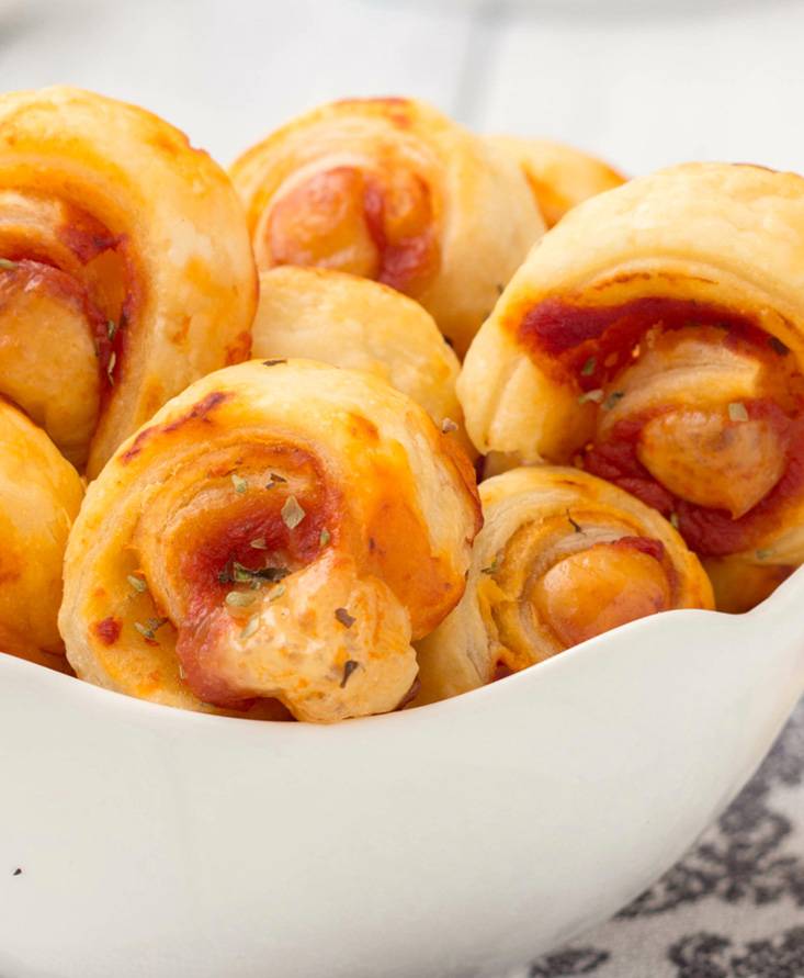 Sfogliatine pomodoro e scamorza