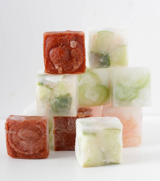 Smoothie di pomodoro, carote, sedano, Worcester e lime