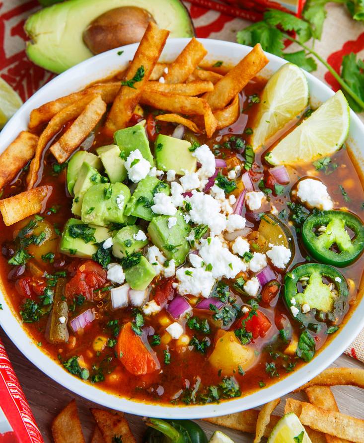 Sopa de verduras mexicana