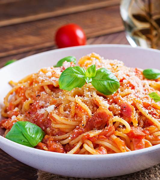 Spaghetti con sugo amatriciana