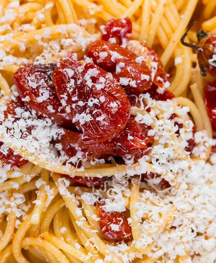 Spaghetti con pomodori datterino arrosto